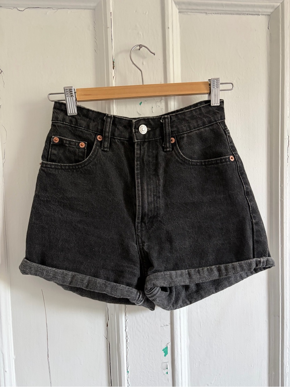 Zara High-Waist Black Rolled-Cuff Denim Shorts